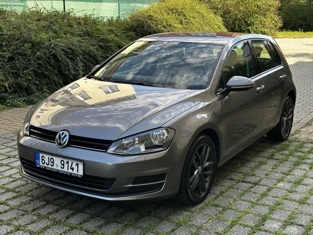 Volkswagen Golf VII 1.2 TSI 63 kW Comfortline ALU R17 133 tis. km