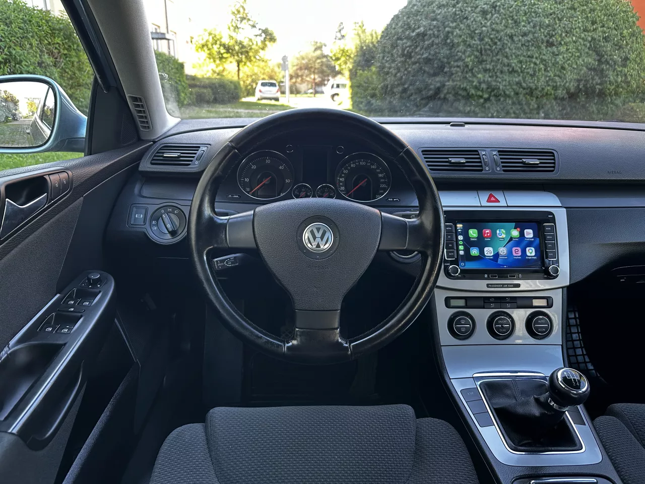 Volkswagen Passat 2.0 TDI 103kW Navi 6st. Manuál ALU kola Tažné - foto 15