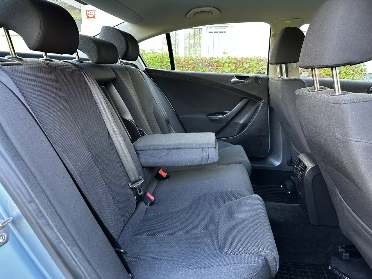 Volkswagen Passat 2.0 TDI 103kW Navi 6st. Manuál ALU kola Tažné - foto 12