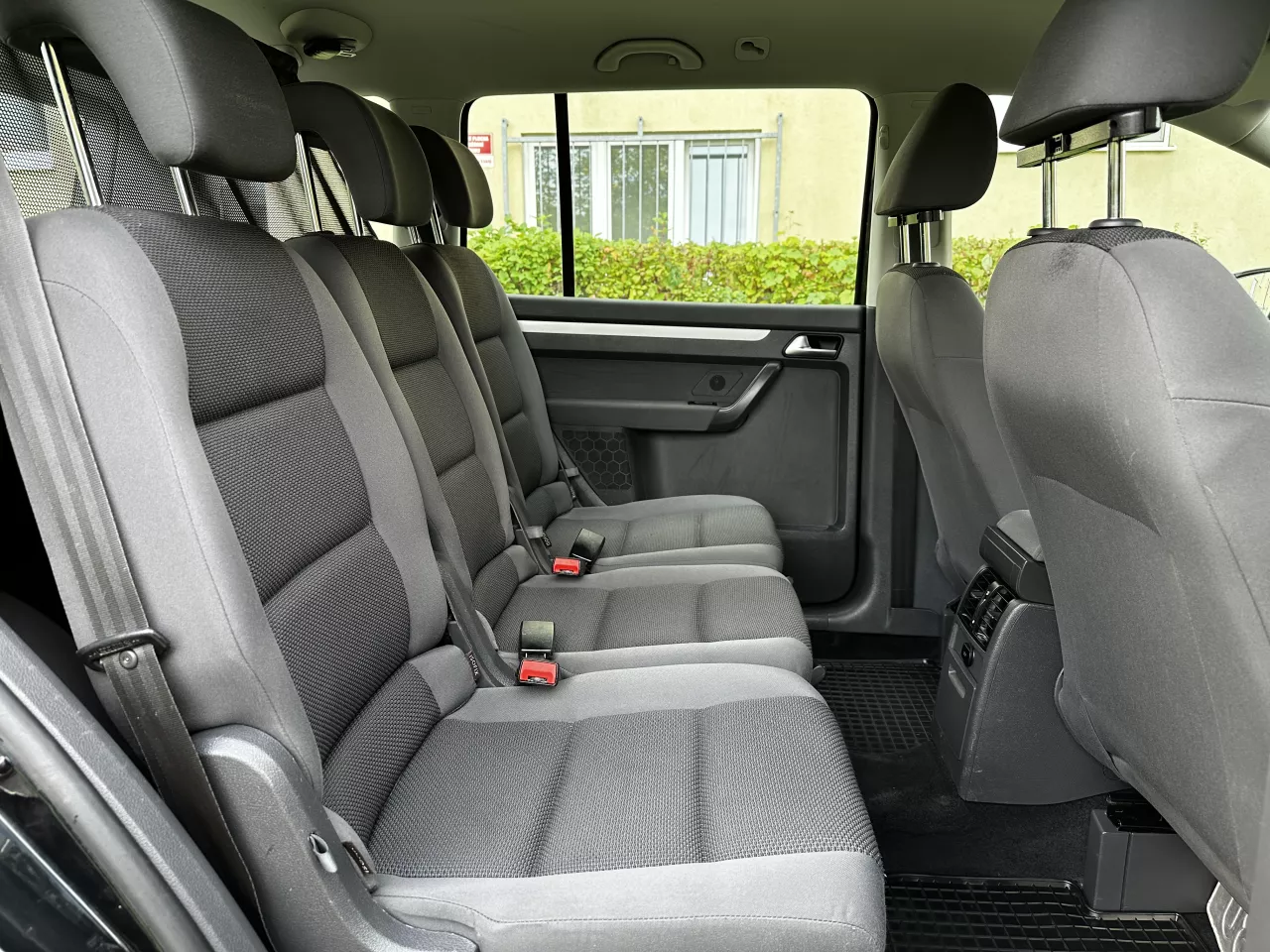 Volkswagen Touran 1.2 TSI Trendline Facelift 6st. Manuál - foto 12