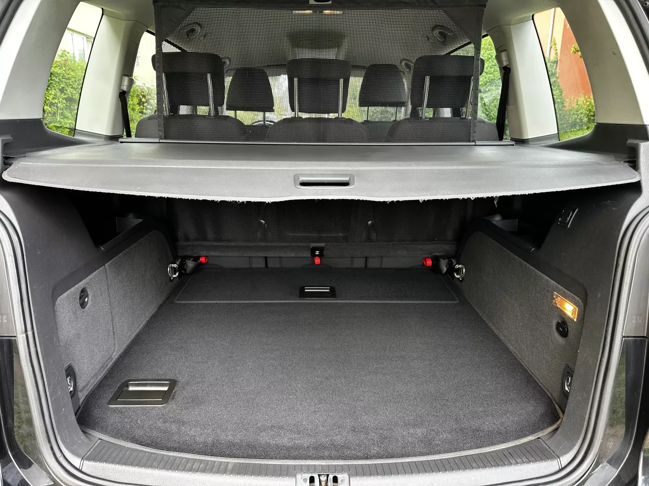 Volkswagen Touran 1.2 TSI Trendline Facelift 6st. Manuál - foto 13
