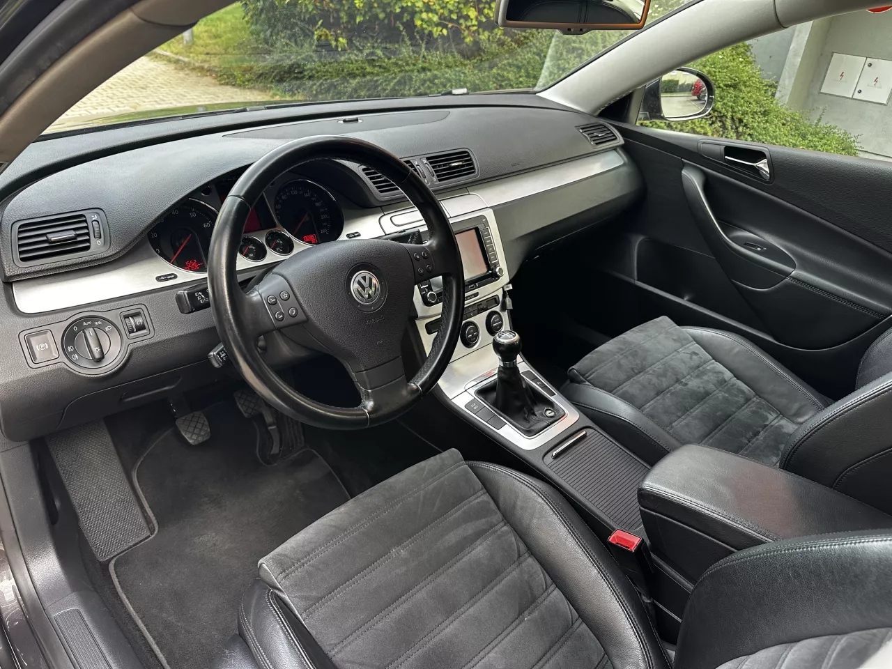 Volkswagen Passat 2.0 FSI 4x4 110kW Highline Kůže CarPlay Xenony - foto 9