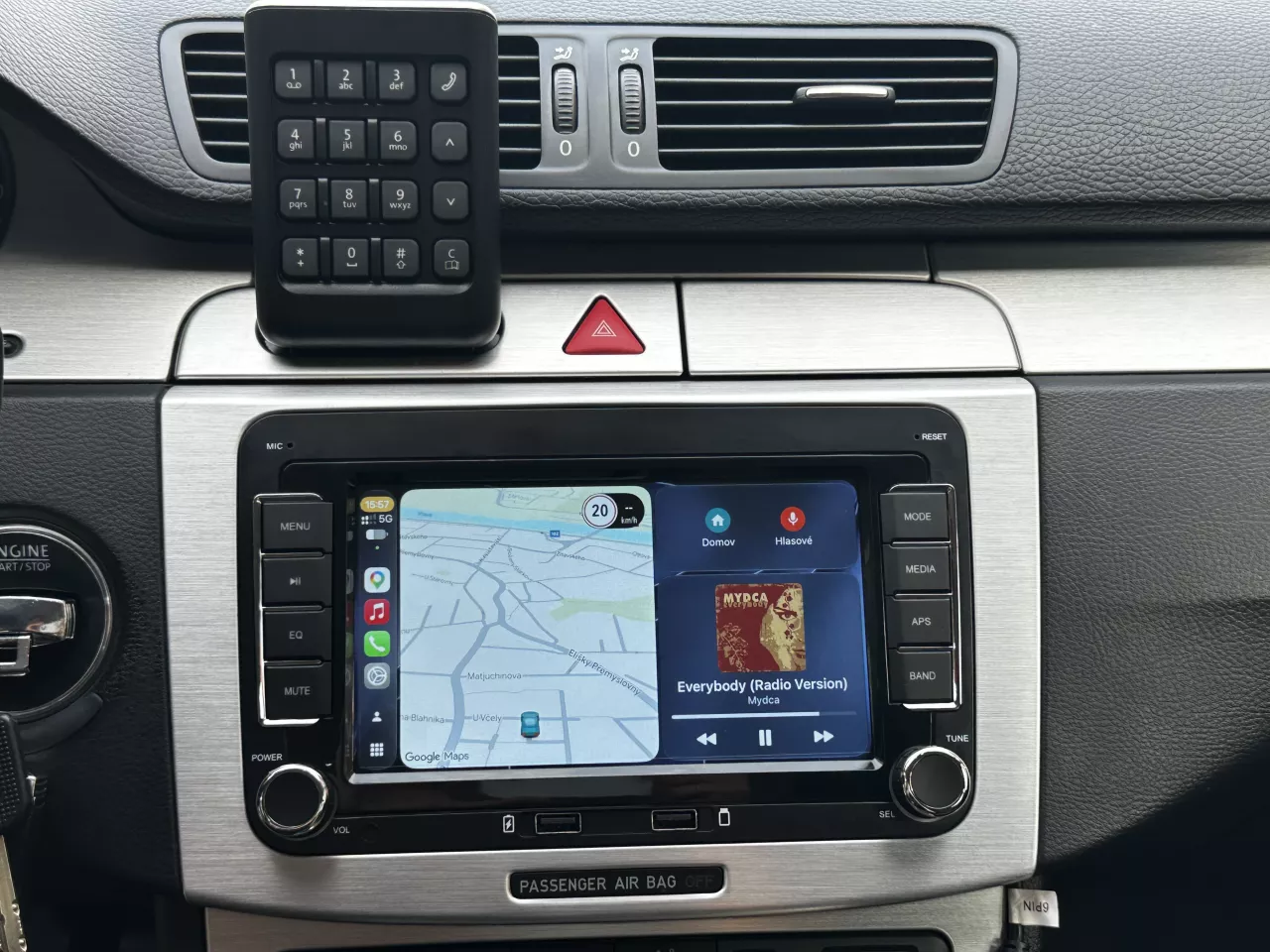 Volkswagen Passat 2.0 FSI 4x4 110kW Highline Kůže CarPlay Xenony - foto 18