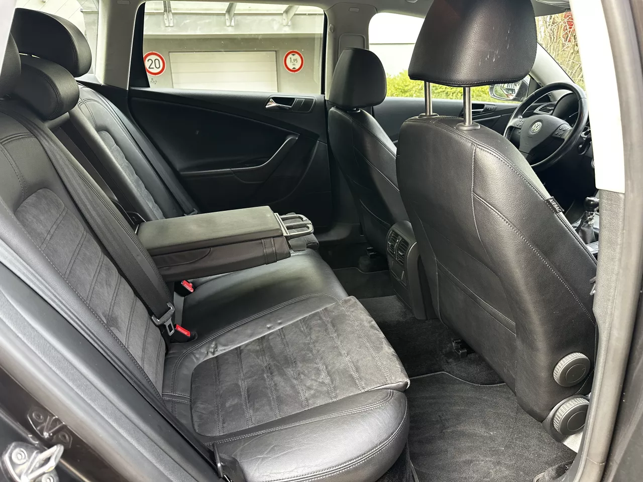 Volkswagen Passat 2.0 FSI 4x4 110kW Highline Kůže CarPlay Xenony - foto 16