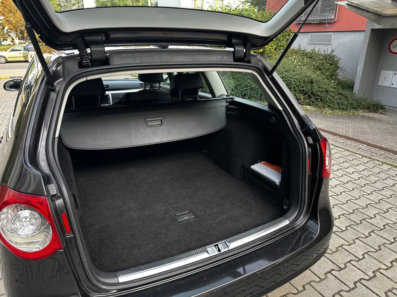 Volkswagen Passat 2.0 FSI 4x4 110kW Highline Kůže CarPlay Xenony - foto 17