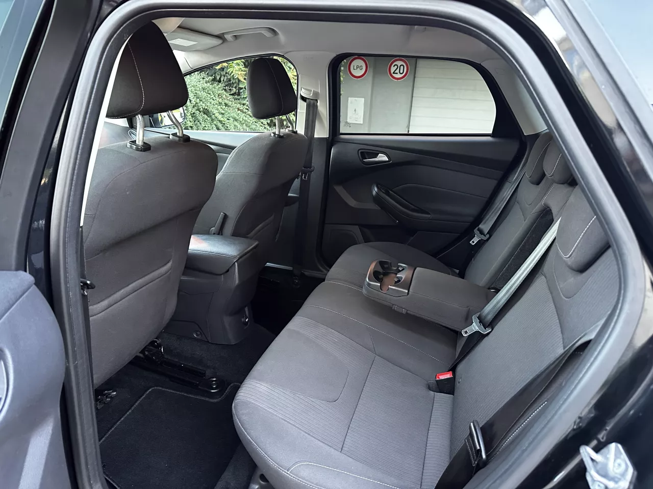 Ford Focus 1.6 16V 110kW Titanium Navi Xenony Tažné - foto 16