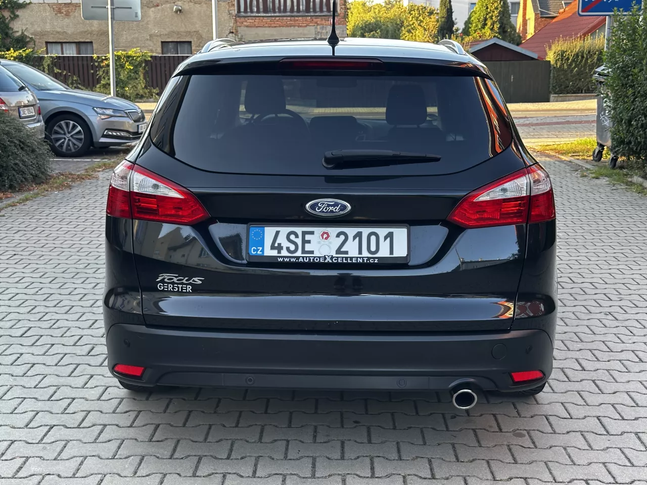 Ford Focus 1.6 16V 110kW Titanium Navi Xenony Tažné - foto 6