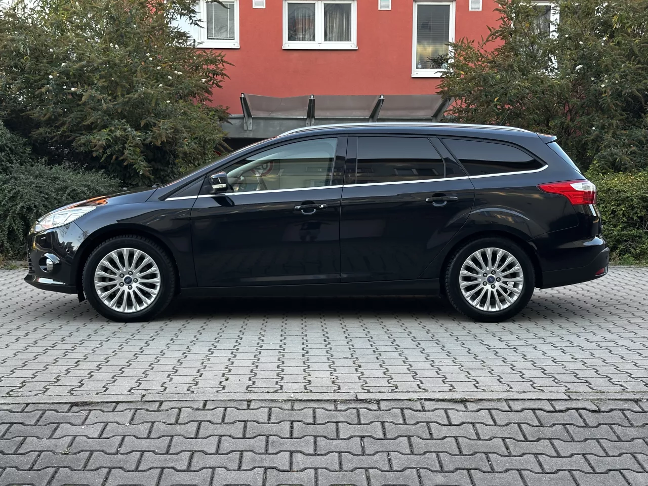 Ford Focus 1.6 16V 110kW Titanium Navi Xenony Tažné - foto 8